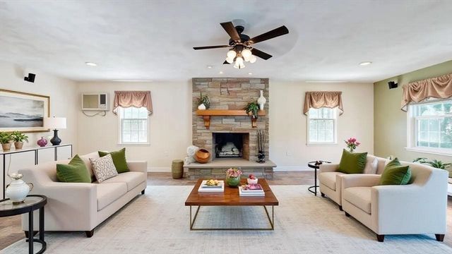 29 Winchester Ave, Auburn, MA 01501
