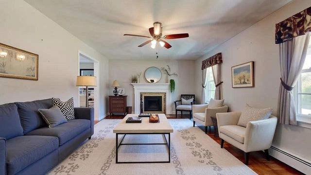 29 Winchester Ave, Auburn, MA 01501