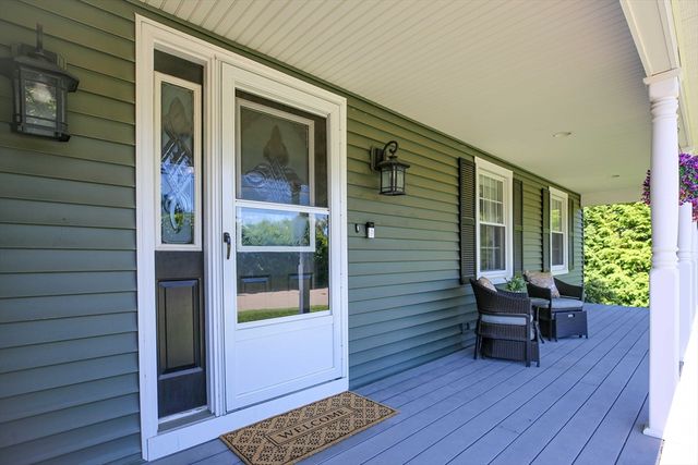 29 Winchester Ave, Auburn, MA 01501