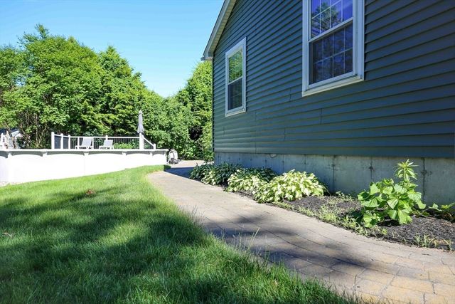 29 Winchester Ave, Auburn, MA 01501