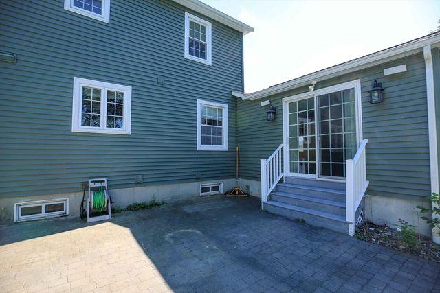 29 Winchester Ave, Auburn, MA 01501