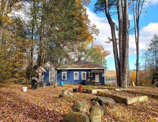 144 Norwich Lake, Huntington, MA 01050