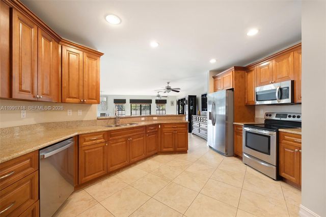 2916 Hidden Harbour Ct, Dania Beach, FL 33312