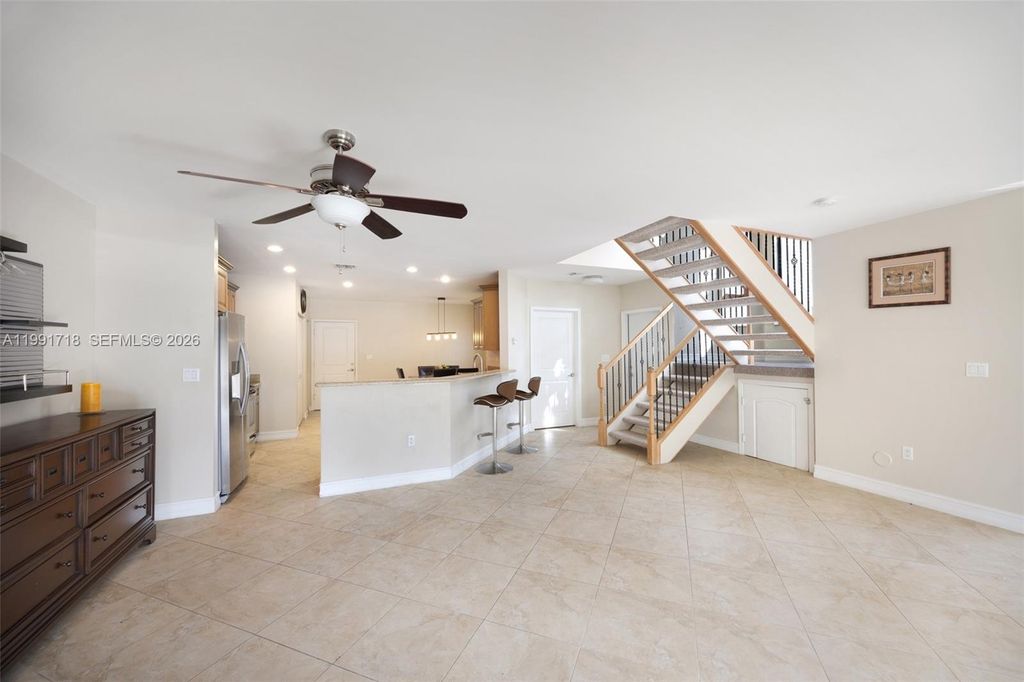 Image 10 of property listing at 2916 Hidden Harbour Ct, Dania Beach, FL 33312