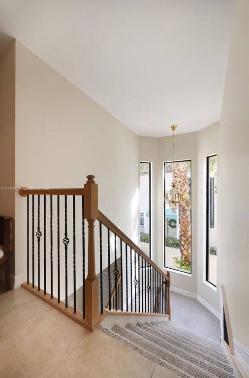 Image 11 of property listing at 2916 Hidden Harbour Ct, Dania Beach, FL 33312