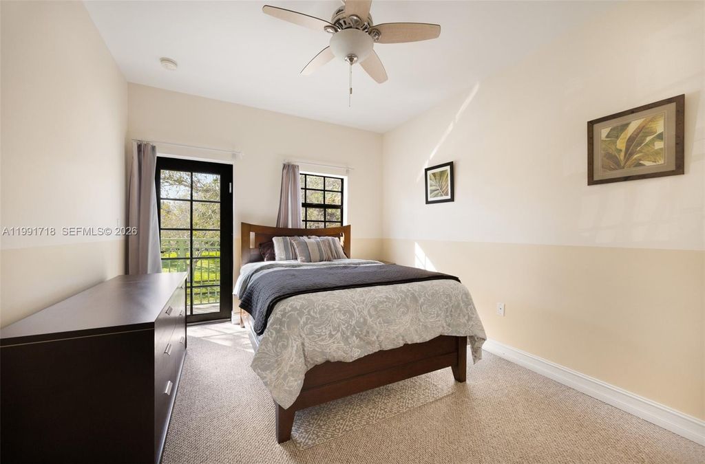 Image 15 of property listing at 2916 Hidden Harbour Ct, Dania Beach, FL 33312