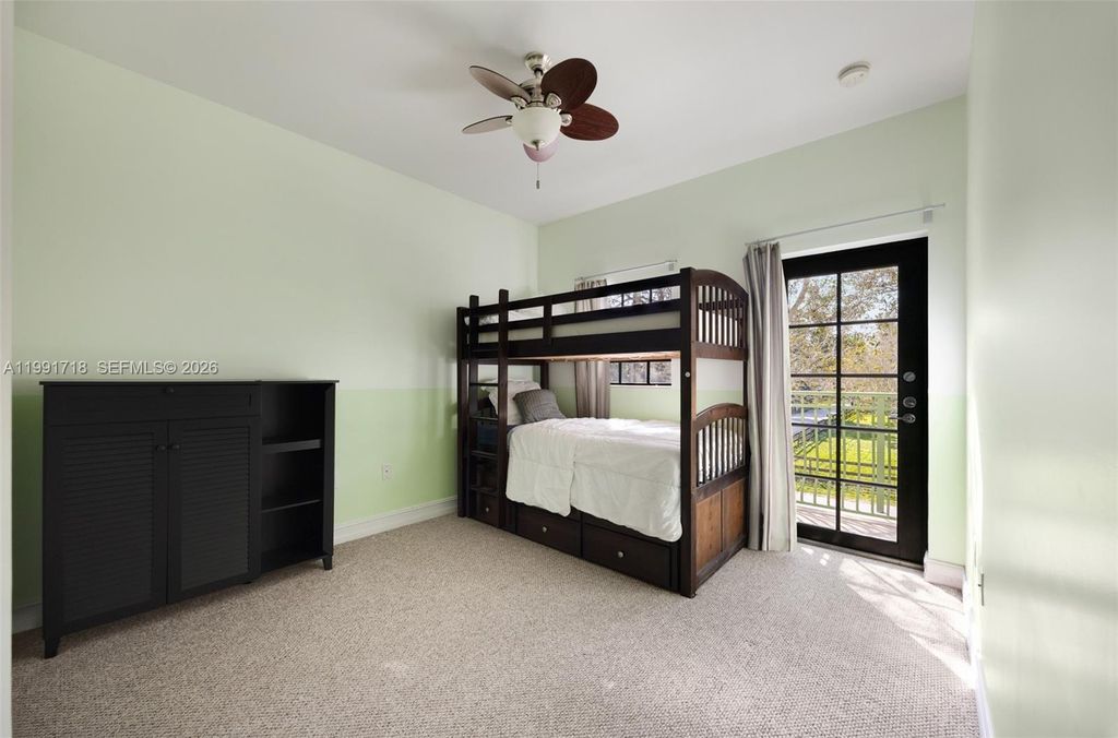 Image 16 of property listing at 2916 Hidden Harbour Ct, Dania Beach, FL 33312