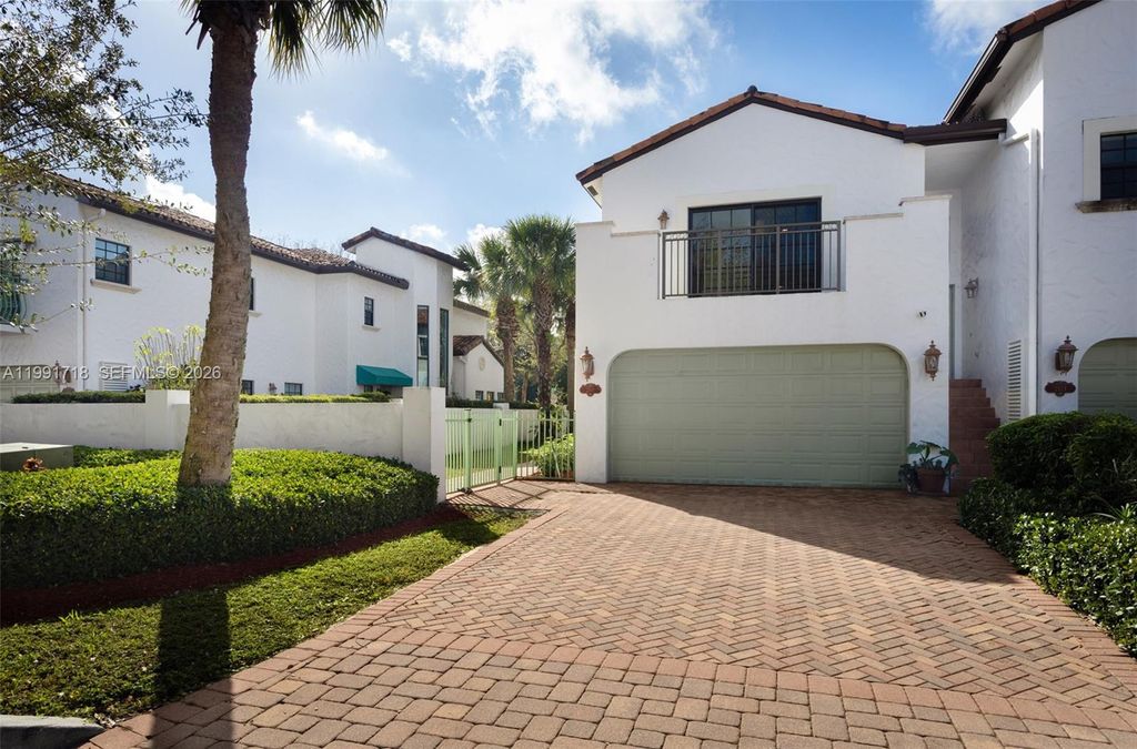 Image 23 of property listing at 2916 Hidden Harbour Ct, Dania Beach, FL 33312