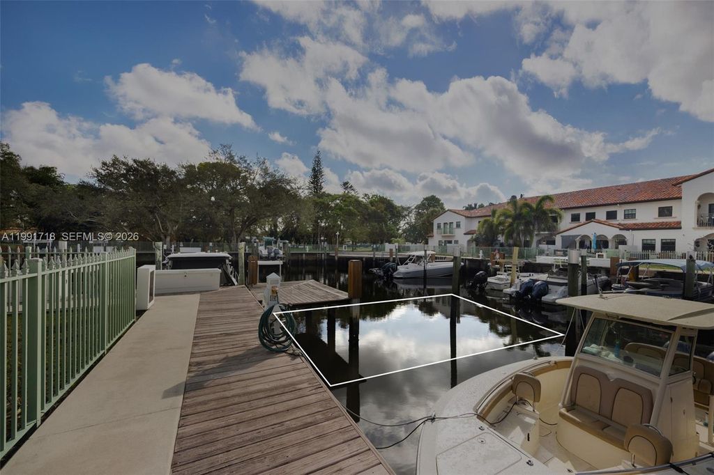 Image 29 of property listing at 2916 Hidden Harbour Ct, Dania Beach, FL 33312