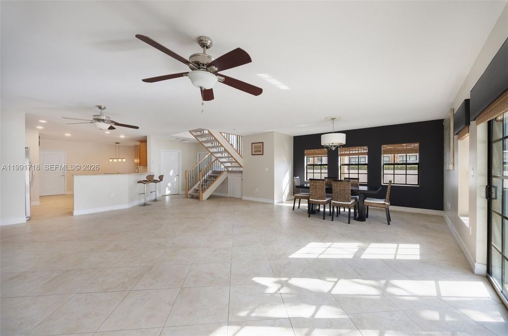 Image 9 of property listing at 2916 Hidden Harbour Ct, Dania Beach, FL 33312