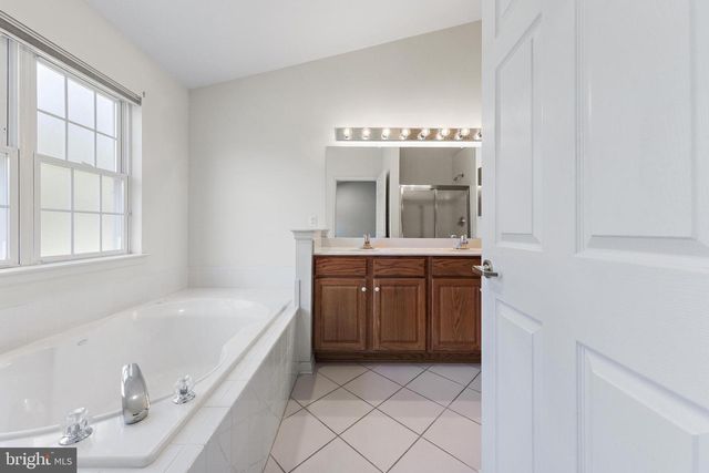 18 CONGRESSIONAL RD, Jackson, NJ 08527