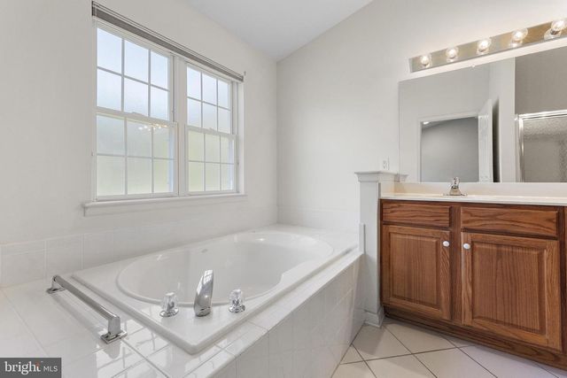 18 CONGRESSIONAL RD, Jackson, NJ 08527