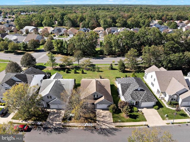 18 CONGRESSIONAL RD, Jackson, NJ 08527