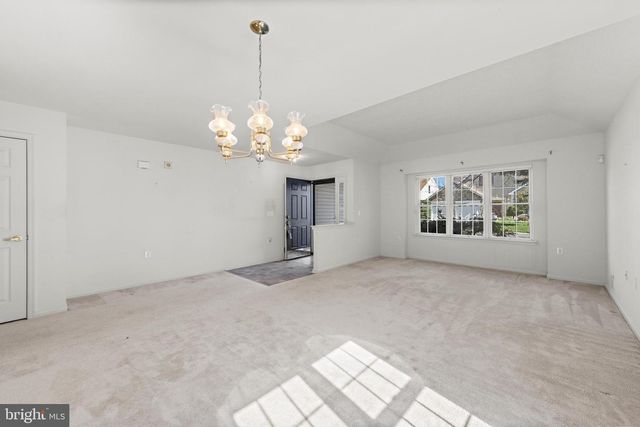 18 CONGRESSIONAL RD, Jackson, NJ 08527