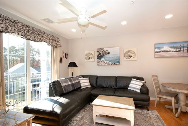 62 Mariners Way 305, Plymouth, MA 02360