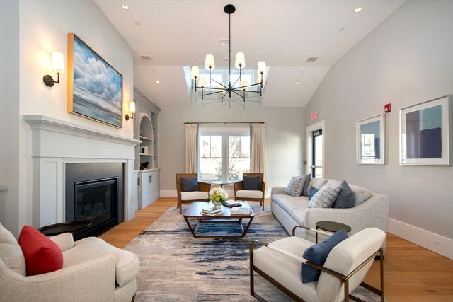 62 Mariners Way 305, Plymouth, MA 02360