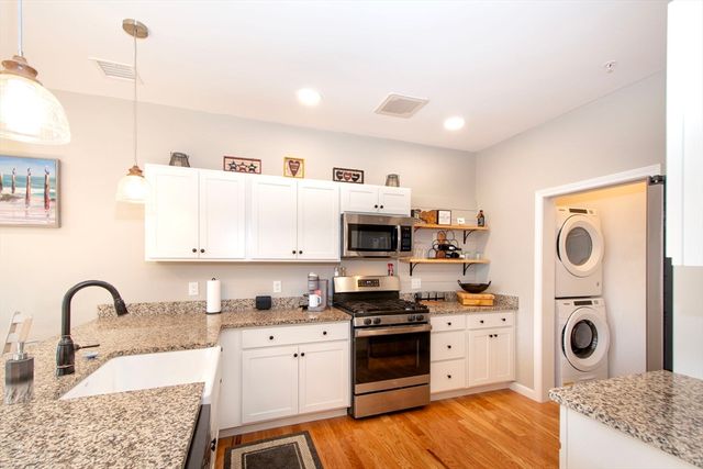 62 Mariners Way 305, Plymouth, MA 02360