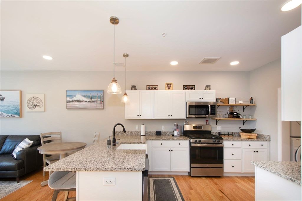 62 Mariners Way 305, Plymouth, MA 02360
