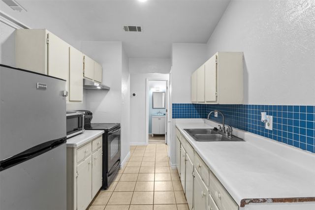 9957 Cedar Mountain Circle, Dallas, TX 75217