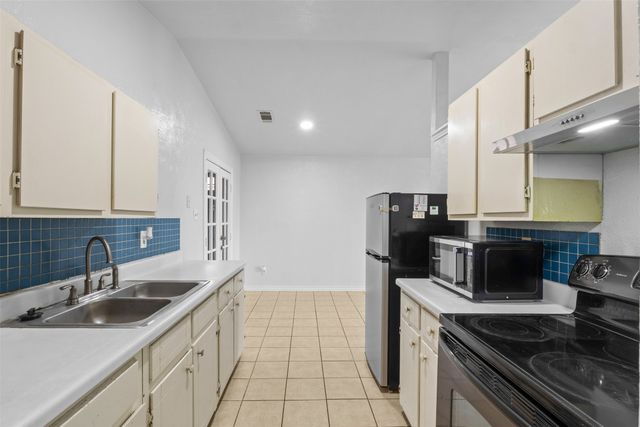 9957 Cedar Mountain Circle, Dallas, TX 75217