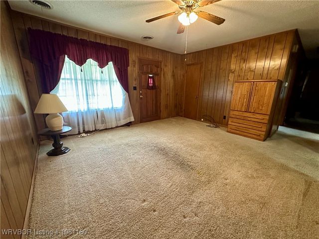 105 7th Street, Paris, AR 72855