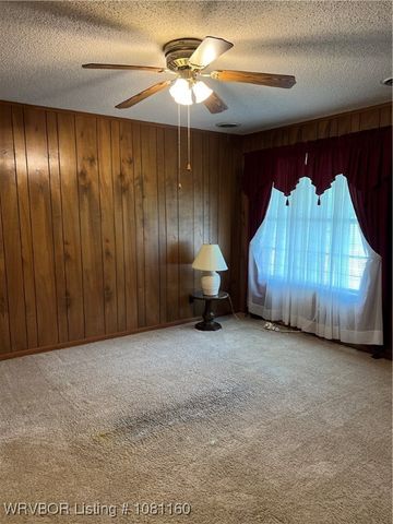 105 7th Street, Paris, AR 72855