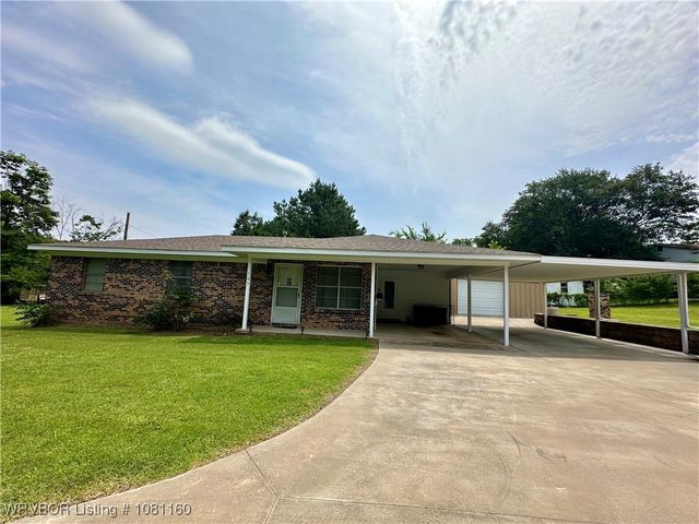 105 7th Street, Paris, AR 72855