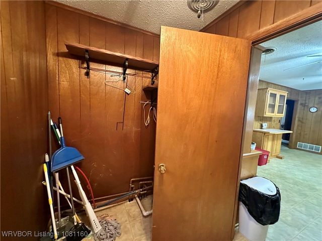 105 7th Street, Paris, AR 72855