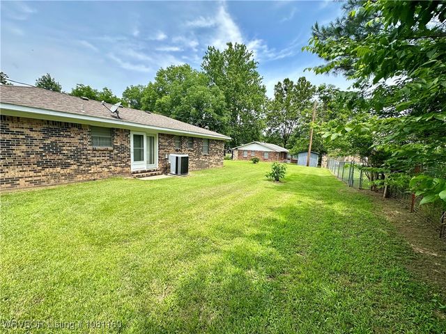 105 7th Street, Paris, AR 72855