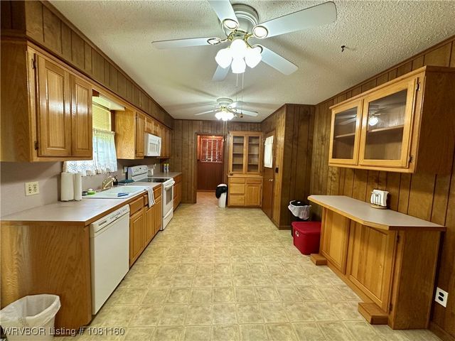 105 7th Street, Paris, AR 72855