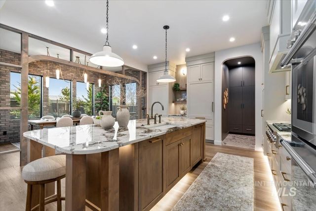 2642 N Palaestra Ave, Eagle, ID 83616