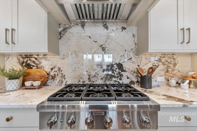 2642 N Palaestra Ave, Eagle, ID 83616