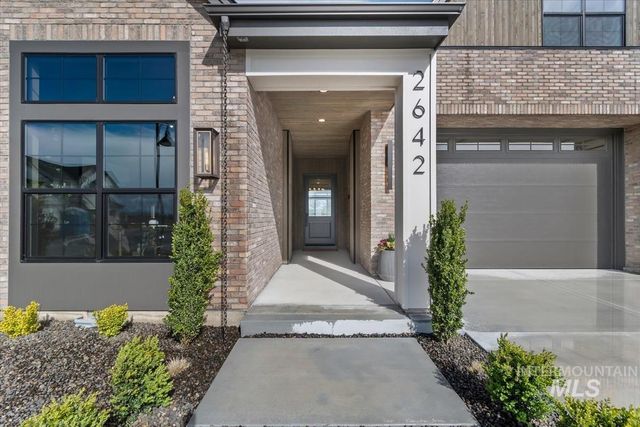 2642 N Palaestra Ave, Eagle, ID 83616