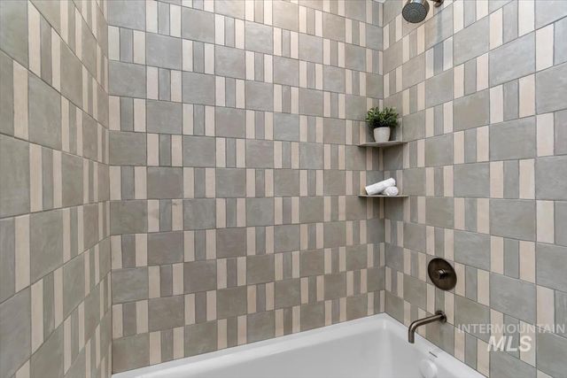 2642 N Palaestra Ave, Eagle, ID 83616