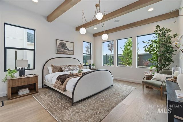 2642 N Palaestra Ave, Eagle, ID 83616