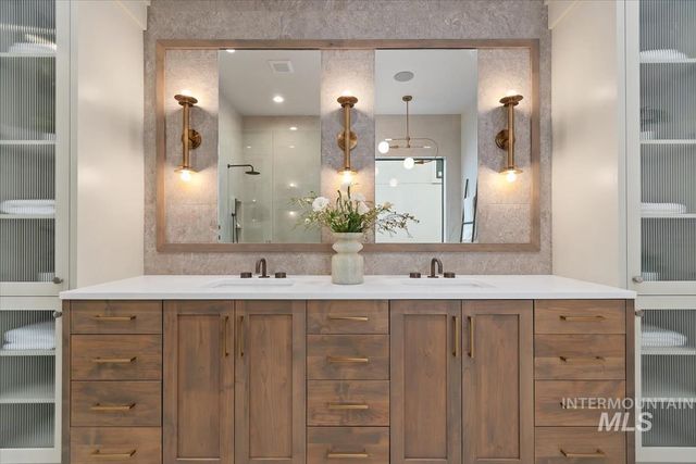 2642 N Palaestra Ave, Eagle, ID 83616