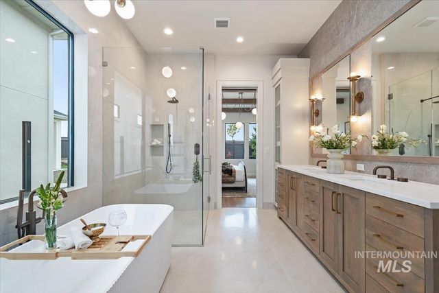 2642 N Palaestra Ave, Eagle, ID 83616