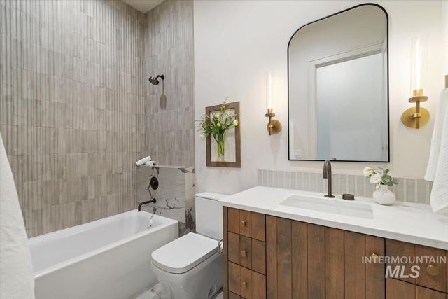 2642 N Palaestra Ave, Eagle, ID 83616