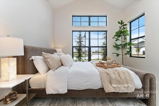 2642 N Palaestra Ave, Eagle, ID 83616