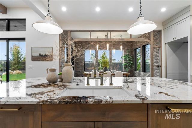 2642 N Palaestra Ave, Eagle, ID 83616