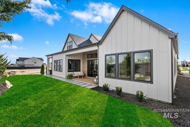 2642 N Palaestra Ave, Eagle, ID 83616