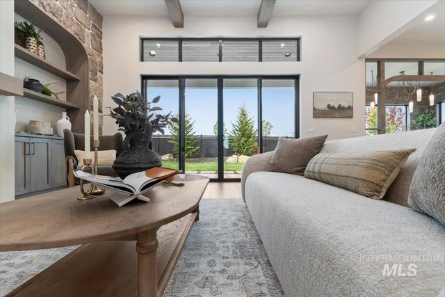 2642 N Palaestra Ave, Eagle, ID 83616