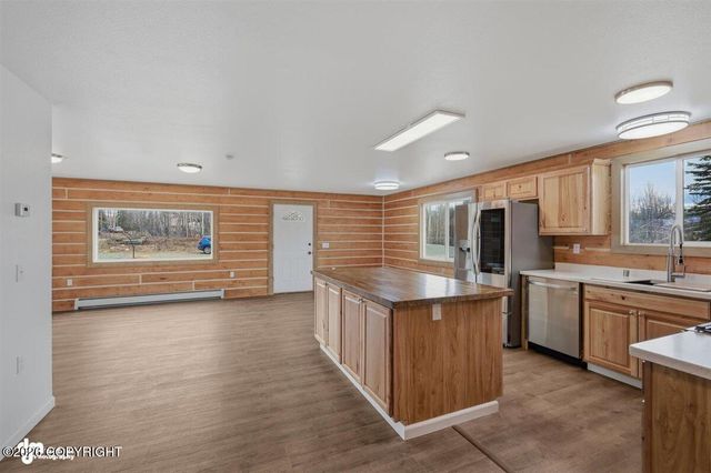14073 W Brittany Lou Avenue, Houston, AK 99623