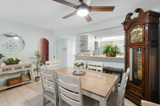 1270 SE Parkview Place B5, Stuart, FL 34994