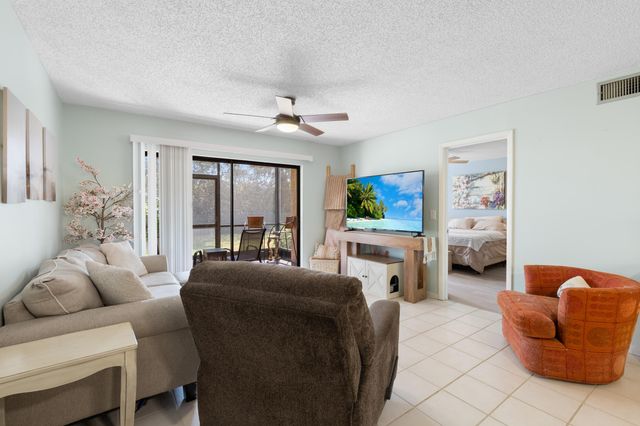 1270 SE Parkview Place B5, Stuart, FL 34994