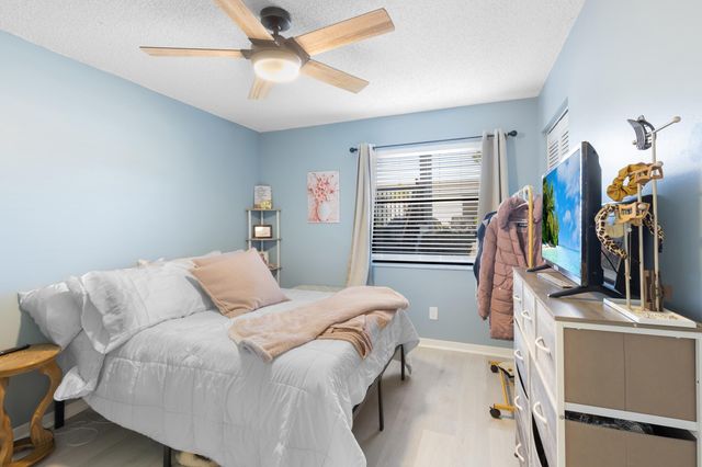 1270 SE Parkview Place B5, Stuart, FL 34994