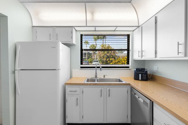 1270 SE Parkview Place B5, Stuart, FL 34994