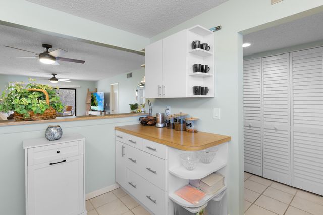 1270 SE Parkview Place B5, Stuart, FL 34994