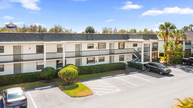 1270 SE Parkview Place B5, Stuart, FL 34994