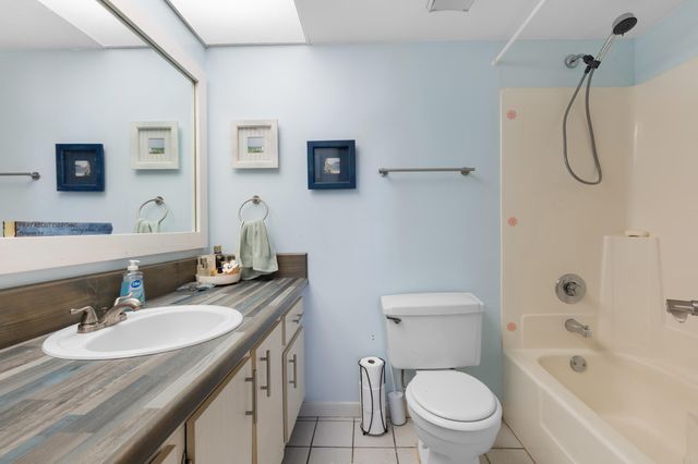 1270 SE Parkview Place B5, Stuart, FL 34994